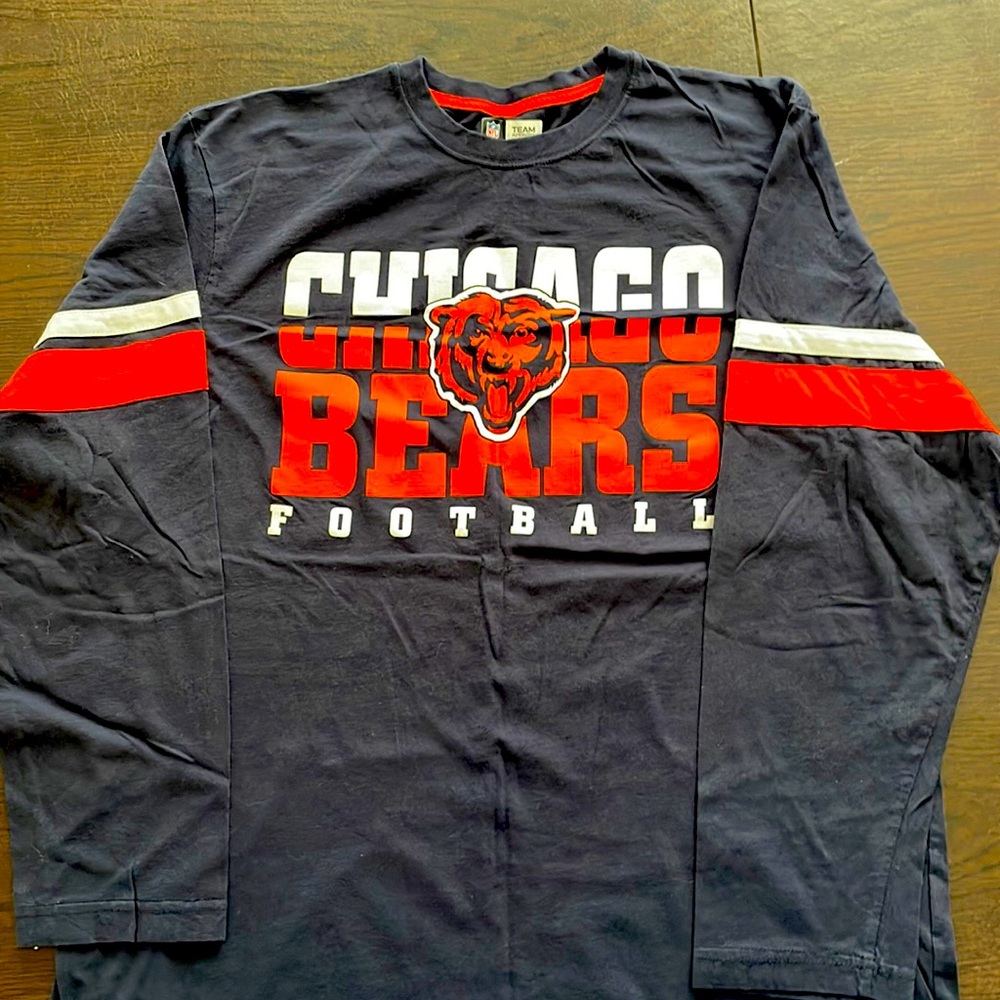 Men’s long sleeved Chicago Bears T-shirt